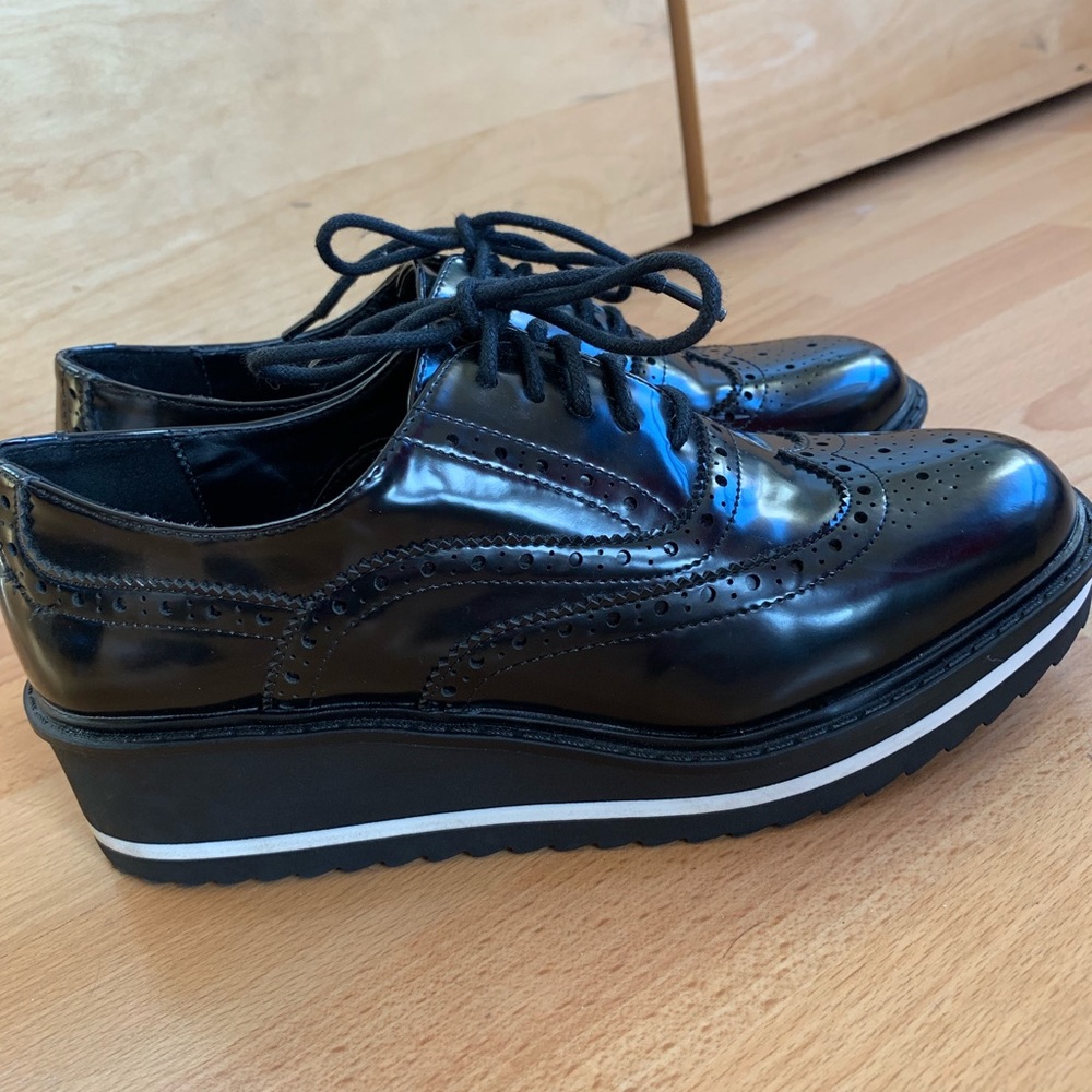 Like NEW Black Platform Oxfords